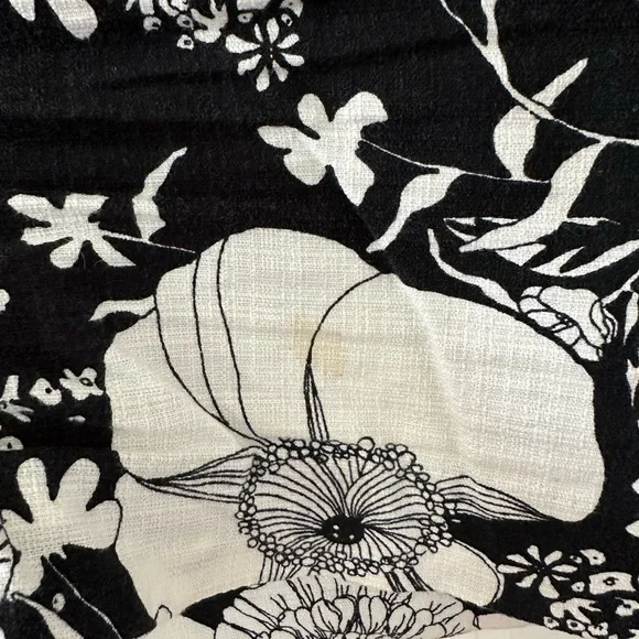 Talbots Black & White Floral Shorts Size 16 - Picture 3 of 3